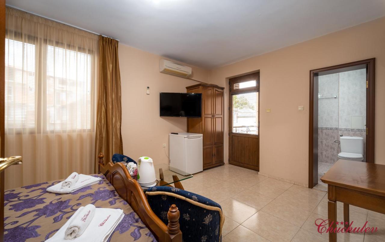 Hotel Chuchulev Szozopol Kültér fotó