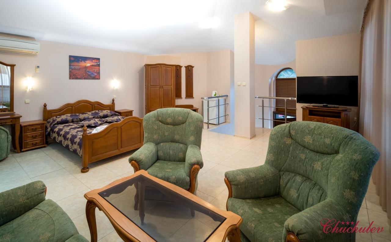 Hotel Chuchulev Szozopol Kültér fotó